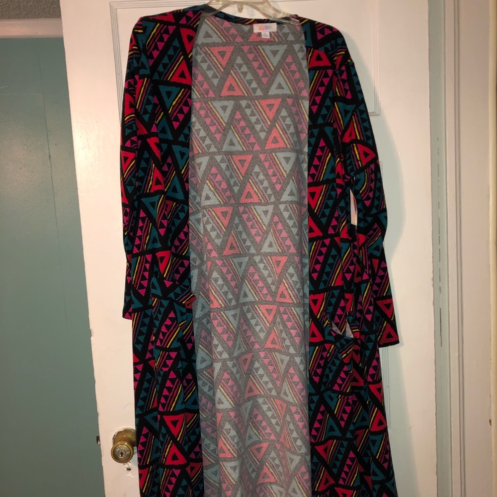 LuLaRoe Black Geometric Triangle Duster with Pink and Teal Accents